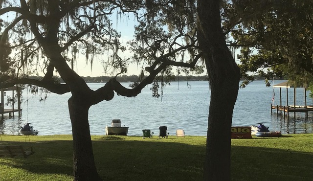 Beautiful Spacious Lakefront home