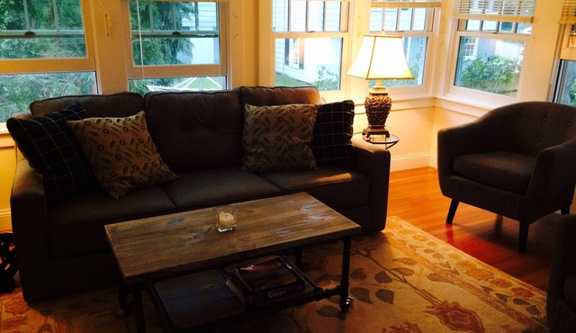 Beautifully renovated Carriage House apt within a tree-house like setting.