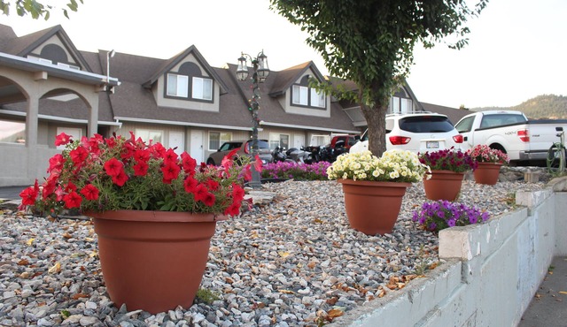 Best Budget Inn and Suites