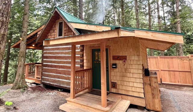 Bigfoot’s Bungalow | Fire Pit-Woodstove-Large Deck