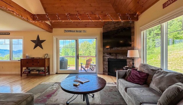 Black Mountain Ski in/out Home | Views + Hot tub!