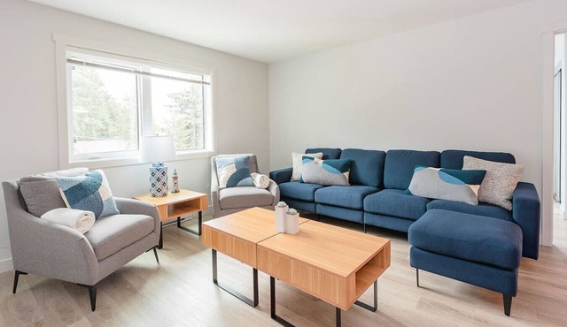 Blue Skies 2 Bedroom Condo 3+ Months