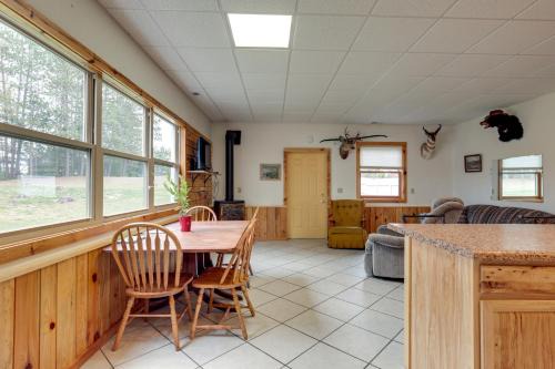 Boat Dock & Fire Pit: Lakefront Monico Home!