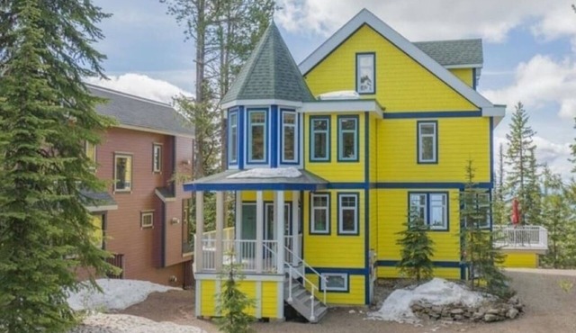 Brand new modern duplex with garage, BBQ, hot tub, media room, foosball table
