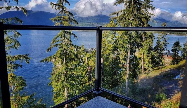 Breathtaking Oceanfront Views! H009730218
