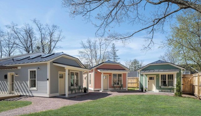 Bungalow + 3 Cottages, Whole Estate Sleeps 20