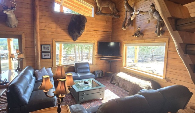 Bunk Room at the Main Lodge with 4 bunks.