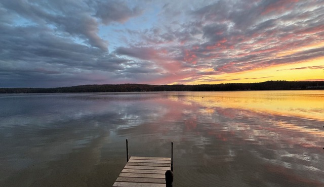 Cabin at The Dock Of The Bay -Lakefront w/Mooring