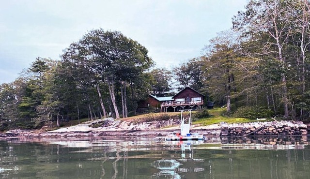 Cabin Gateway is located on the river with easy access to nearby attractions.