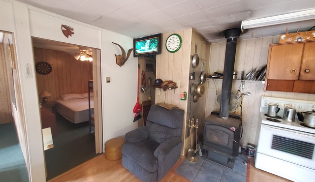Cabin Glamping Ironwood Lake, Pinehurst, Elinor, Fork Lake and Rich Lake
