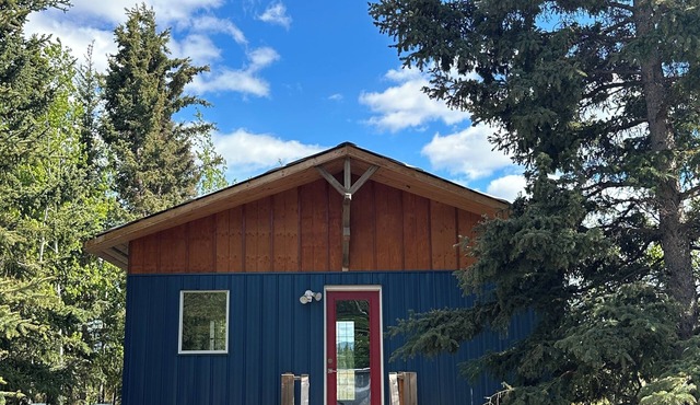 Cabin with fields of dreams! Dry cabin with all the comforts and amazing views.