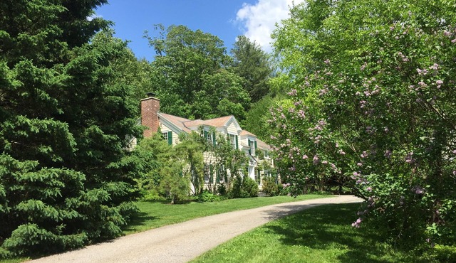 Carriage House Apartment In The Heart Of Manchester, VT—Walk To All!