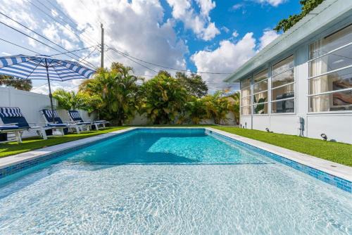Casa Palm Serenity I Pool Mins to the Beach!