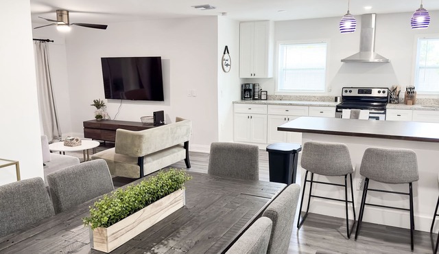 Casita del Sol - Minutes From Downtown and Beaches