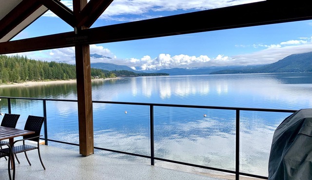 Celista Vista - Waterfront - Shuswap Vacations & Sledding Accommodation