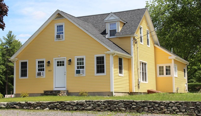Central, Charming & Modern Home