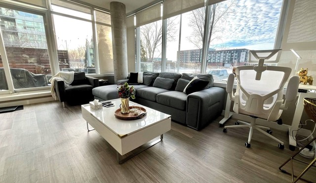 Century park Condo Oasis
