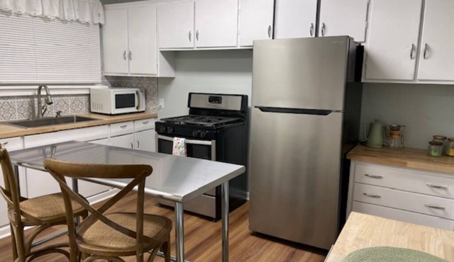 Charming 1-bedroom apartment in Little Italy with AC, WiFi