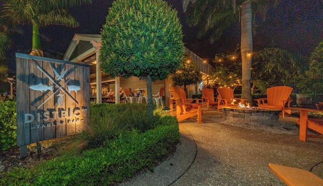 Charming 1-bedroom cottage in Port Salerno Waterfront District with Boat Dock