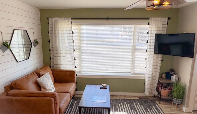 Charming 1BR Downtown APT | Newly Remodeled | Walk to Restaurants, Shops & Parks!