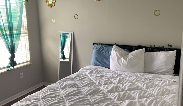 Charming 2-bedroom townhome with AC in lovely Canal Winchester