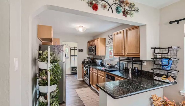 Charming 3-bedroom house with WiFi, AC in wonderful Aurora