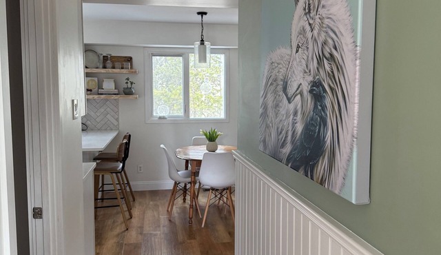 Charming 4 Bedroom House: Minutes from Downtown Smithers, Featuring a Hot Tub