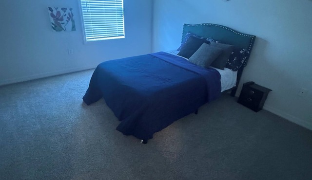 Charming bed & breakfast in wonderful Winter Haven with WiFi, fitness room