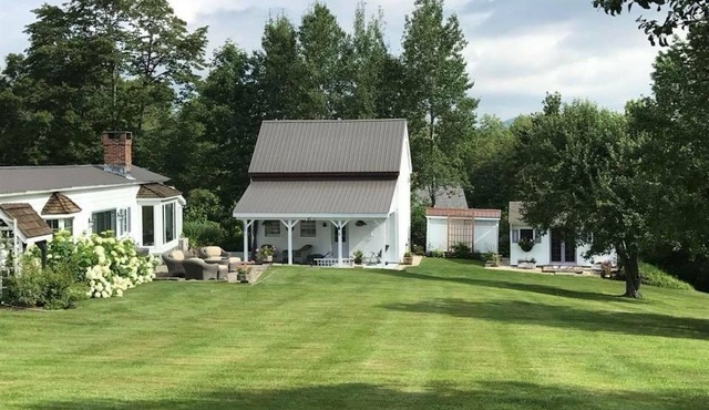 Charming Cozy Cottage with Stunning Views - Minutes from Manchester and Dorset