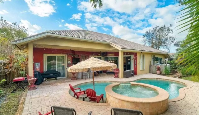 Charming Equestrian & Vacation Paradise Pool Home