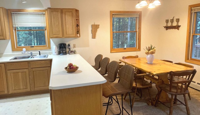 Charming & Family-Friendly Lakefront home on Lake Carmi