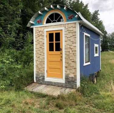 Charming Gypsy Caravan for Vacations in White Mountain National Forest
