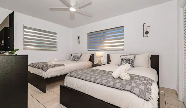 Charming home 12min to the Beach