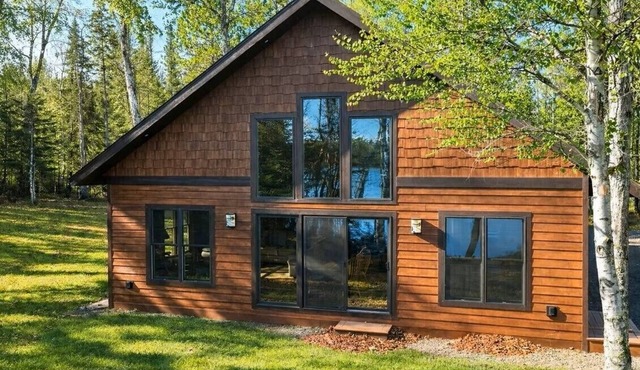 Charming Lakefront Chalet 3BR on Little St. Germain Lake
