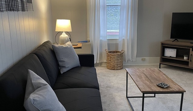 Charming Newly Renovated 1 Bedroom