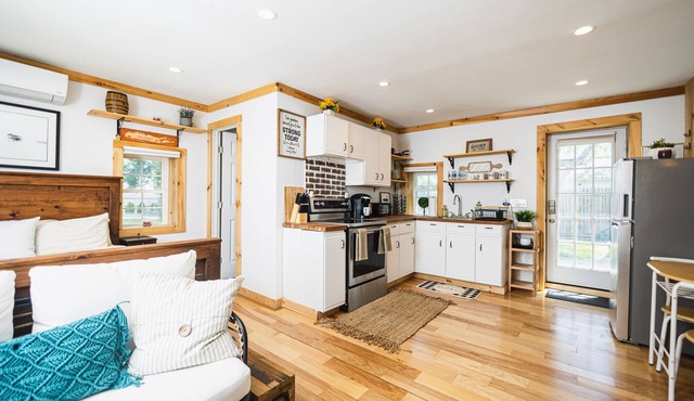 Charming Patchogue Cottage!
