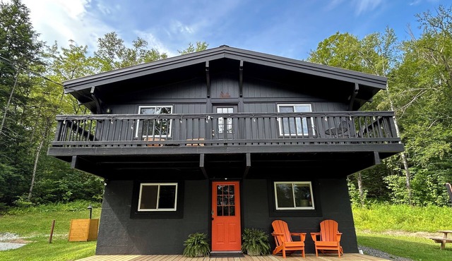 Charming pet-friendly retreat in the Vermont woods