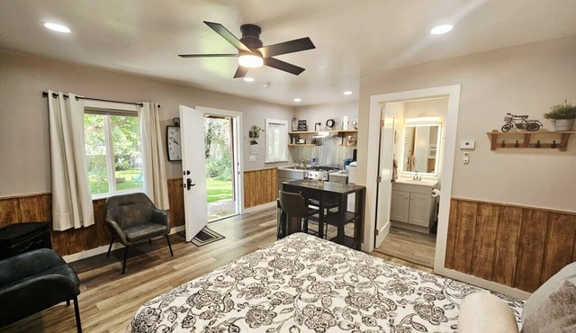 Charming Remodeled Cabin #9 Fire Pit, Near Springs
