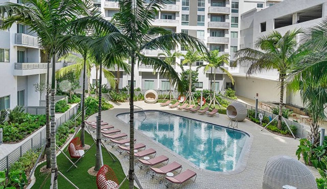 Chic 1-bedroom apartment with WiFi, AC in vibrant Miami