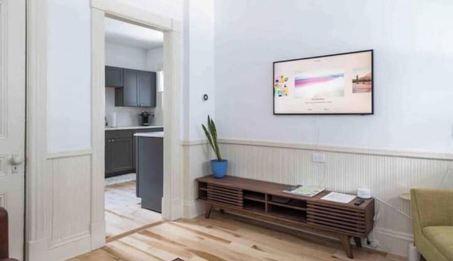 Cityscape Sanctuary: parking+laundry