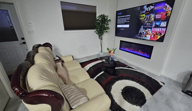 Classy and modern suite 10 minutes away from city center