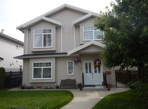 Clean and Quiet 2 bdr 2 bthr private entrance entire guests suite near Coquitlam Center mall and skytrain