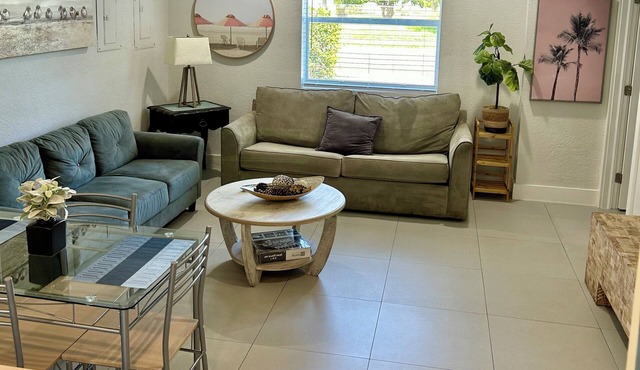 Close to everything! Perfect basecamp for WPB