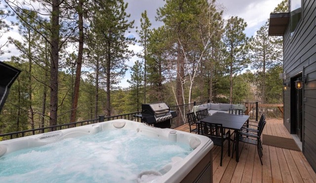 Cloudview Lodge Retreat