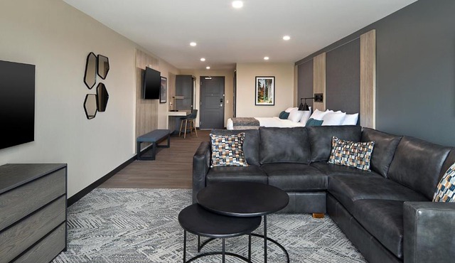 ClubHouse Hotel & Suites Rapid City