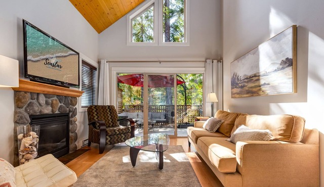 Coastal Cottage Retreat | Walk to Beach + Pool & Hot Tub