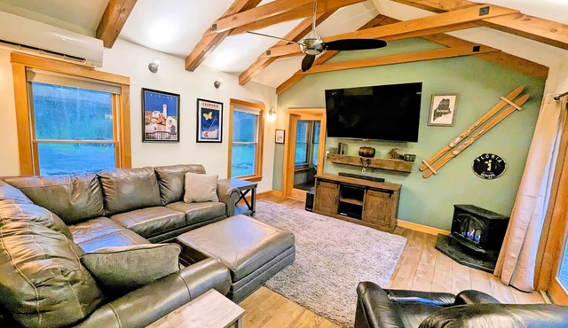 Coastal Waterfront Retreat with Sauna, Kayaks & Fire Pit, Freeport, Near LL Bean