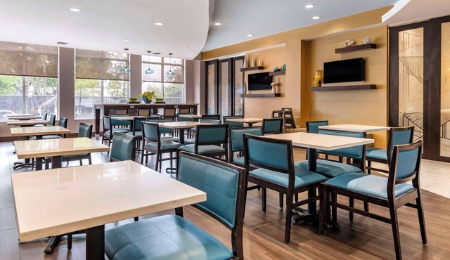Comfort Suites Fort Lauderdale Airport South & Cruise Port