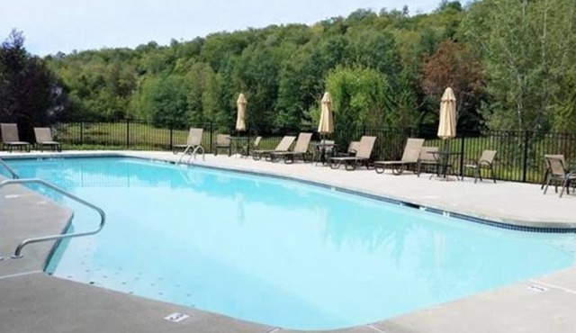 Comfortable 3-bedroom new construction condo minutes from Loon Mtn & Lincoln.