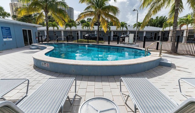 Comfortable beach apartment with pool